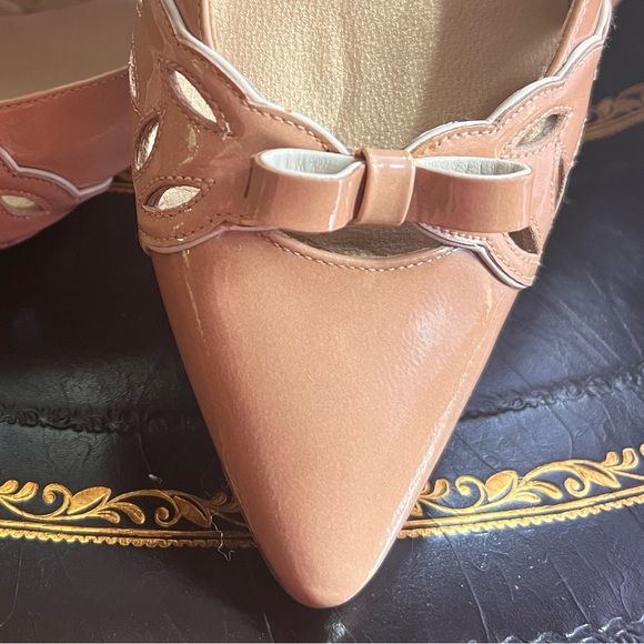 Stuart Weitzman bone patent - Picture 3 of 8